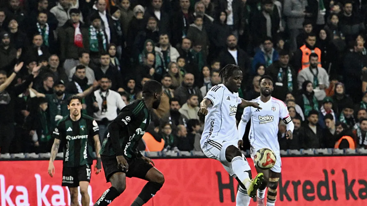 CANLI | Beşiktaş, Kocaelispor deplasmanında! Sergen Yalçın’ın 11 tercihi belli oldu… CANLI | Beşiktaş, Kocaelispor deplasmanında! Sergen Yalçın’ın 11 tercihi belli oldu…