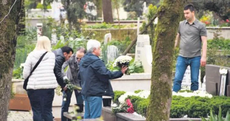 Düğün gününde mezarında anıldı