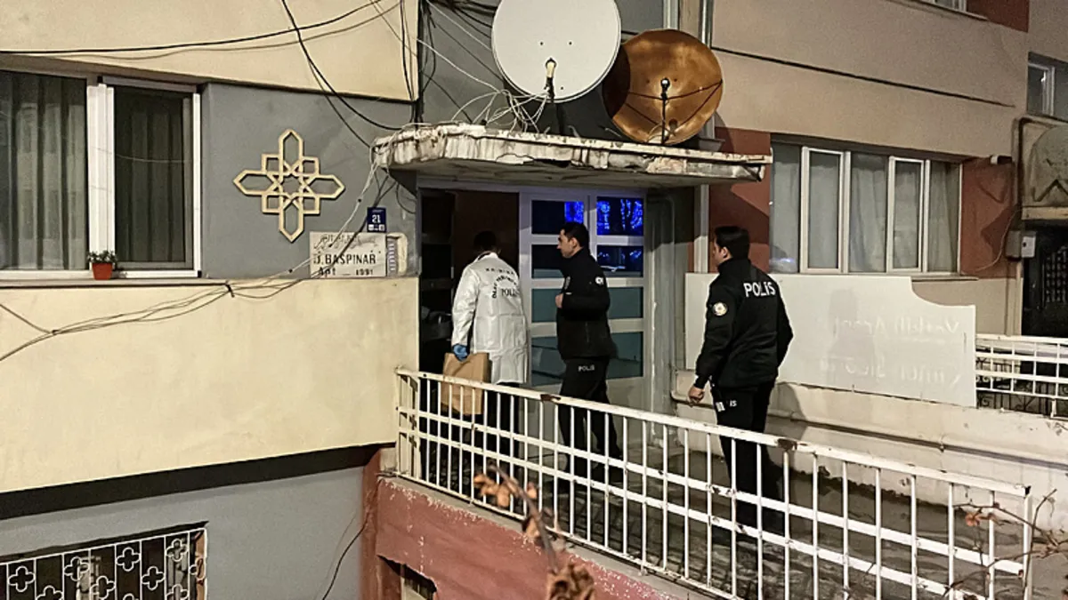 Sivas’ta kardeşler arasındaki tartışma kanlı bitti: Ağabeyini öldürdü! Sivas’ta kardeşler arasındaki tartışma kanlı bitti: Ağabeyini öldürdü!