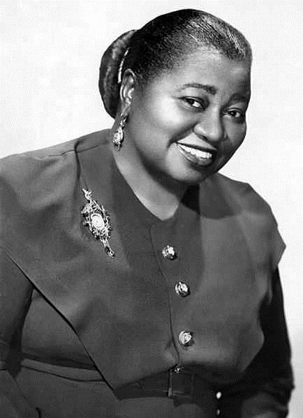 Hattie McDaniel  Oscar kazanan ilk siyah kadın oyuncu oldu.