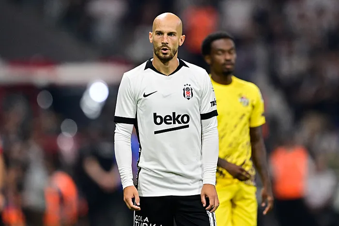 canli-super-ligde-besiktas-eyupspor-maci-ilk-yari-oynaniyor-1786906848548.jpeg