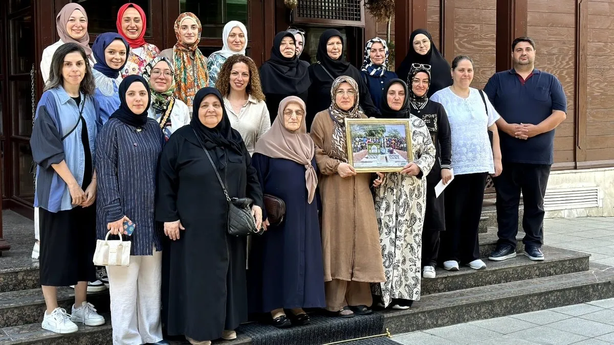 TÜGVA İstanbul öğrencileri 15 Temmuz şehit ailelerini unutmadı