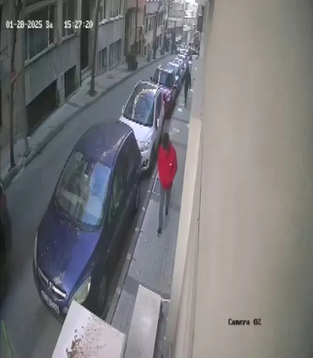 SON DAKİKA... Bir ilçe diken üstündeydi! Girdiği evlerde öyle bir şey yaptı ki: Üzerinden çıkanlar şoke etti!