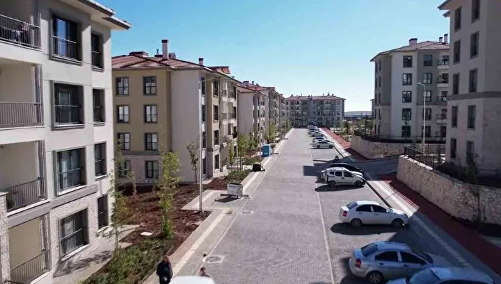 Deprem bölgesinde yaralar sarılıyor: İşte il il teslime hazır konut sayısı...