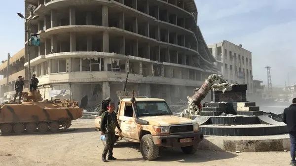 TSK ve ÖSO birlikleri Afrin ilçe merkezinde kontrolü sağladı