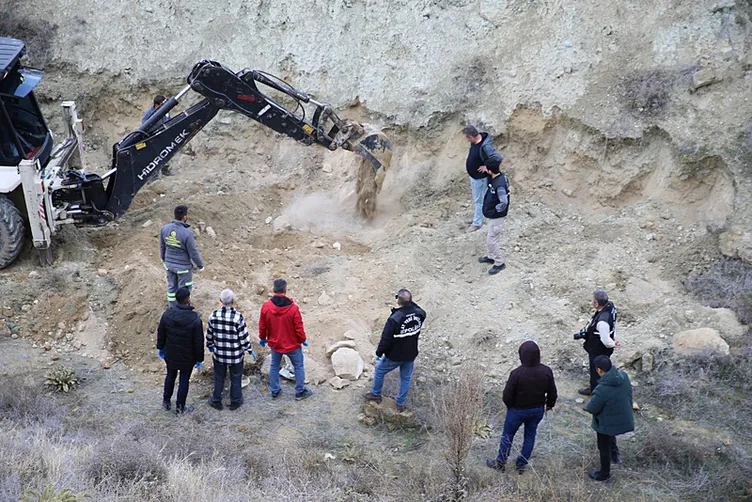 SON DAKİKA... Vahşeti sağlık görevlileri fark etti! Yenidoğan bebeği gömen iki şüpheli yakalandı: Kan donduran sözler!