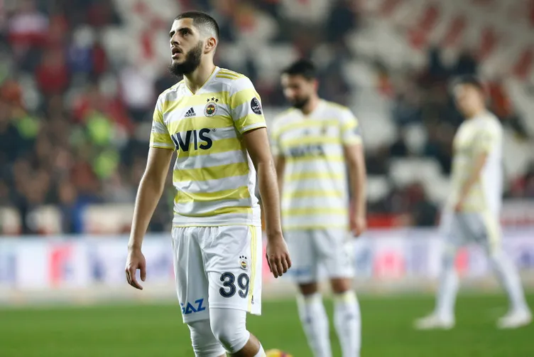 Son dakika: Ersun Yanal'dan flaŠkarar! Fenerbahçe'de iki futbolcu...