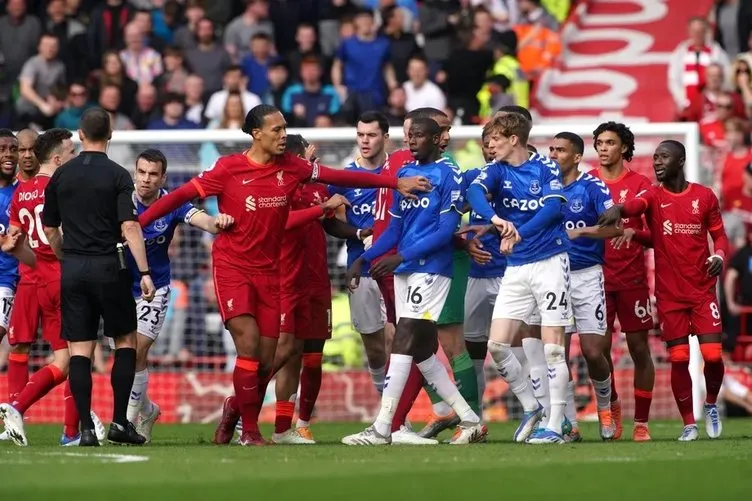 Liverpool Everton maçı canlı izle! İlk 11’ler belli oldu! İngiltere Premier Ligi Liverpool Everton maçı canlı yayın izle ekranı