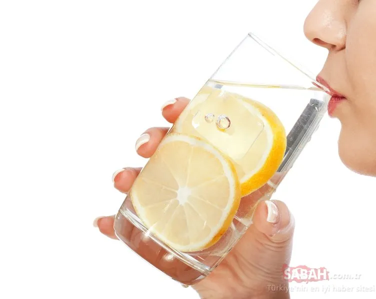 1 ay boyunca limonlu su içerseniz...Etkisi inanılmaz!