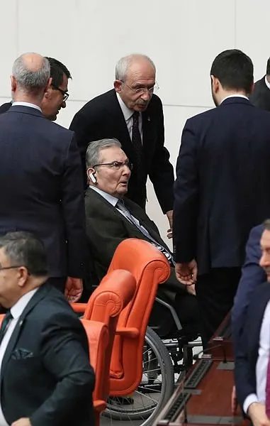 Chp Antalya Milletvekili Deniz Baykal 16 Ay Sonra Tbmm De Yemin Etti Sayfa 4 Son Dakika Habe