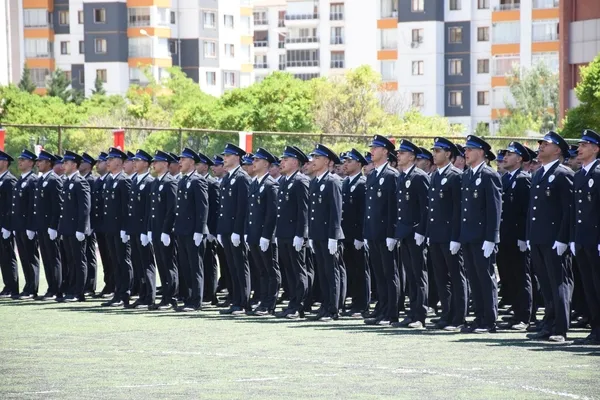 turk-polis-teskilatina-404-yeni-nefer-404-genc-kahraman-goreve-ugurlandi-1782384376083.jpg