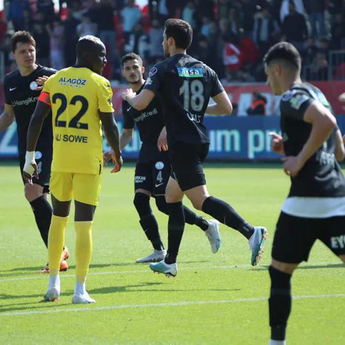 umraniyespor-ankaragucu-macina-mete-kalkavan-damgasi-1684677559981.jpg