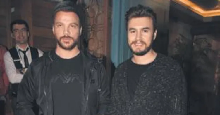 İki stardan ağlatan şarkı