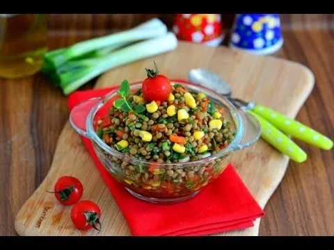 Salata tutkunlarına hitap edecek hem sağlıklı hem kolay 5 salata tarifi