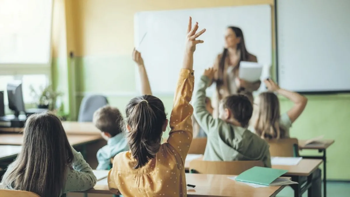 18 milyon öğrenci için ders zili yeniden çaldı 18 milyon öğrenci için ders zili yeniden çaldı