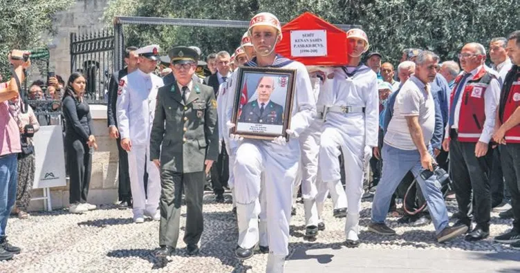 Kahraman şehide veda