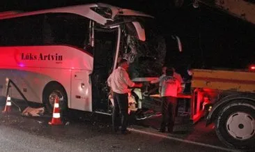 Yolcu otobüsü ile tır ile çarpıştı: 11 yaralı