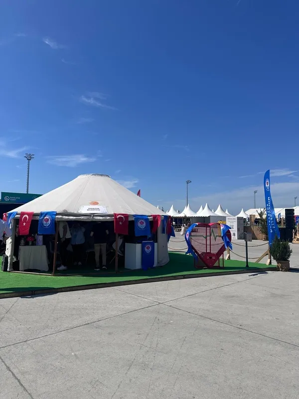 sifir-atik-festivalinde-trabzon-buyuksehir-belediyesi-de-yerini-aldi-1780775704856.jpg