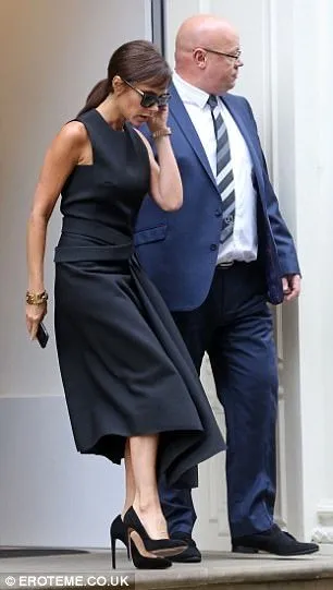 Victoria Beckham siyahı fazla abarttı!