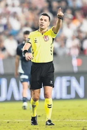 maci-osimhen-uzerinden-analiz-etmek-1728077288714.jpeg