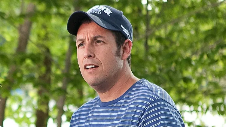 Adam Sandler Oscar töreninde dalga konusu oldu! Öyle bir kıyafet seçti gören şaştı kaldı...