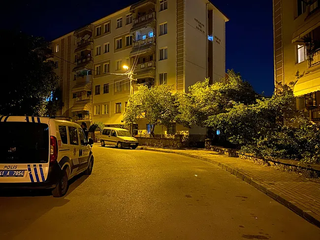 cocuk-gurultusu-tartismasinda-kan-akti-bir-kadin-bicaklandi-1752098531892.jpeg