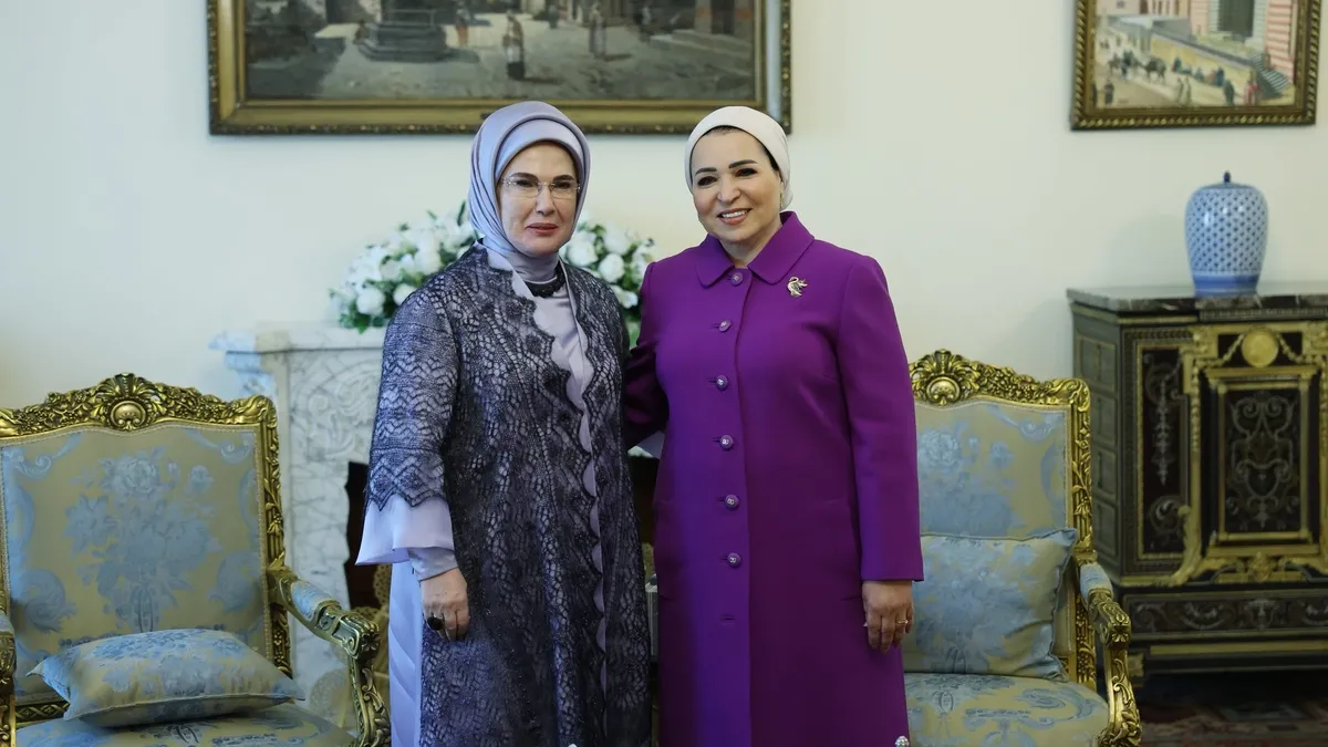 Emine Erdoğan, Mısır Cumhurbaşkanı’nın eşi Entissar Amer ile görüştü Emine Erdoğan, Mısır Cumhurbaşkanı’nın eşi Entissar Amer ile görüştü