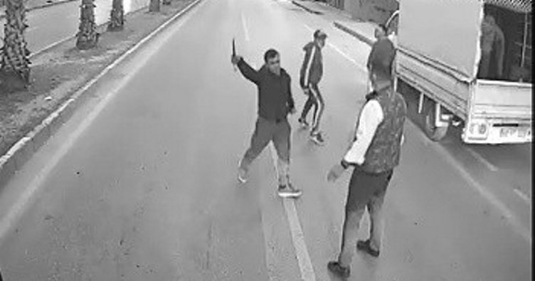 Antalya'da maganda dehşeti yaşandı! Şoför kadını böyle kurtardı!