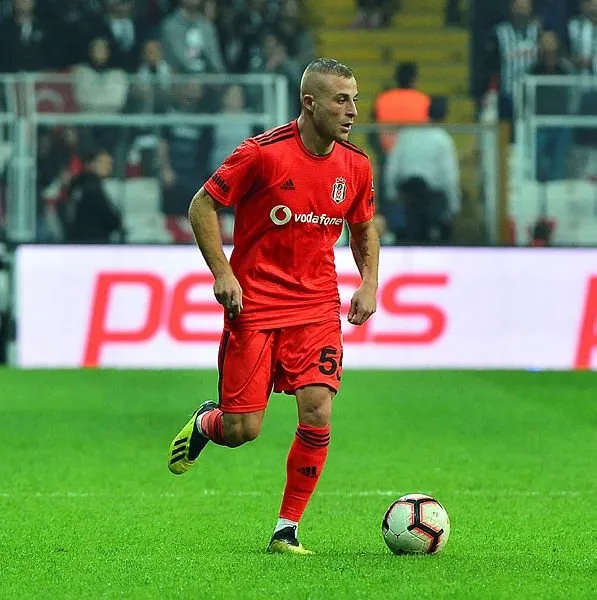 Galatasaray ve Beşiktaş arasında sürpriz takas!