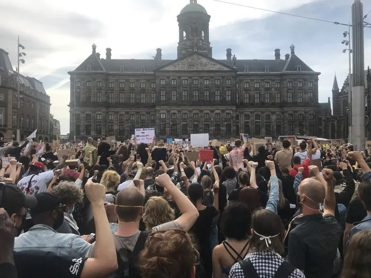ABD'de George Floyd'un öldürülmesinin ardından başlayan protestolar hızla yayılıyor! Çok sayıda ülkeye sıçradı