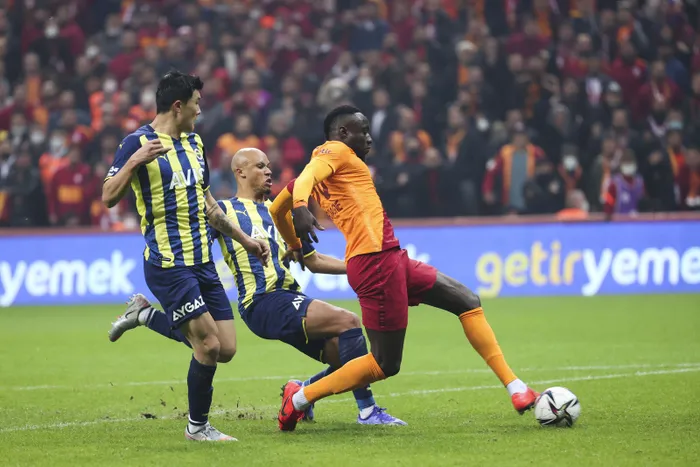 volkan-demirelden-galatasarayli-taraftarlara-cevap-squid-game-ve-kim-min-jae-1637523145265.jpg