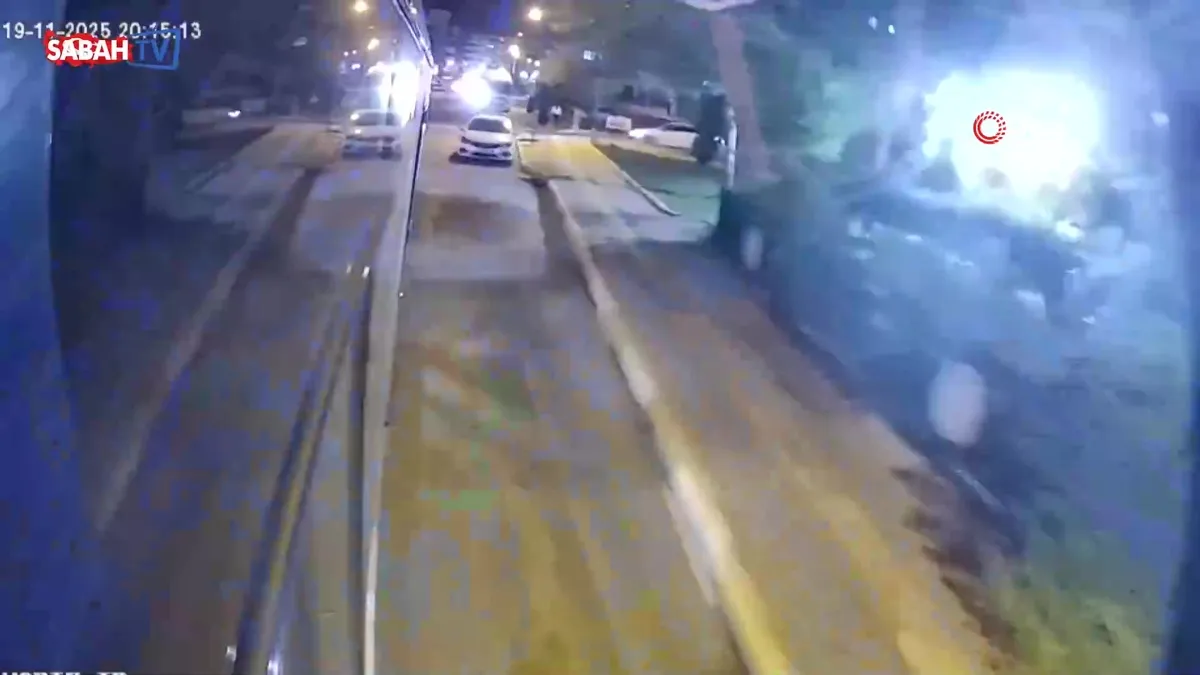 Şanlıurfa’da cadde ortasında silahlı kavga kamerada: 2 ağır yaralı | Video videosunu izle Şanlıurfa’da cadde ortasında silahlı kavga kamerada: 2 ağır yaralı | Video videosunu izle