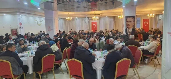 vakif-sofrasi-her-gun-600-kisi-ayni-iftarda-bulusuyor-1771691985247.jpg