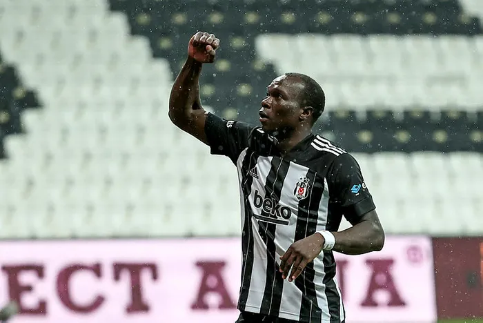 son-dakika-besiktas-haberi-aboubakar-imza-toreni-duzenliyor-canli-1674556398862.jpg