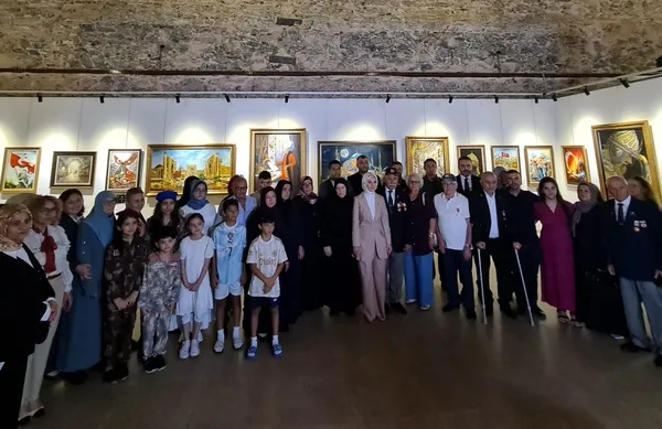 mahinur-ozdemir-goktas-sanatin-vatan-nefesi-15-temmuz-sergisini-acti-1784560779438.jpg