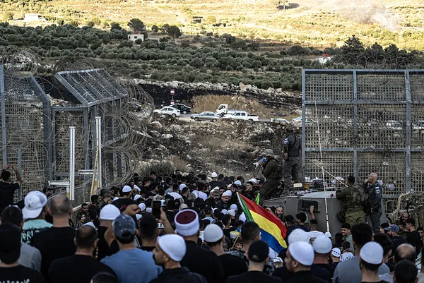 suriyedeki-durziler-kim-suveydadaki-catismalar-ve-israil-ile-iliskileri-1752743118529.jpg Suriye'deki Dürziler kim? Süveyda'daki çatışmalar ve İsrail ile ilişkileri...