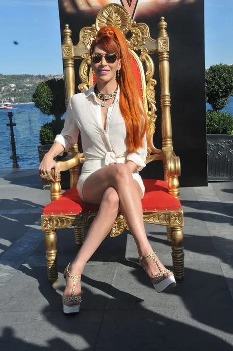 Hande Yener: Zaten zirvedeyim daha ne isteyebilirim ki!