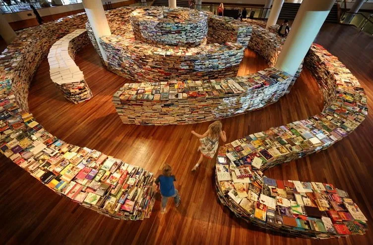 250 bin kitaplık labirent