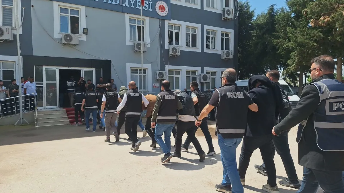 Halfeti’de büyük operasyon! Eski Belediye Başkanı dahil 29 tutuklama Halfeti’de büyük operasyon! Eski Belediye Başkanı dahil 29 tutuklama