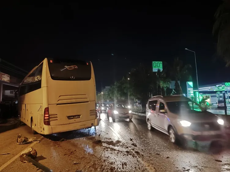 Kazanın adresi Antalya: Çarpıştığı otomobille birlikte metrelerce sürüklendi! 20 yaşındaki genç…