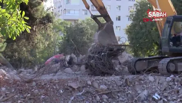 Son dakika: Tarihi Erenköy Kız Lisesi yıkıldı.
