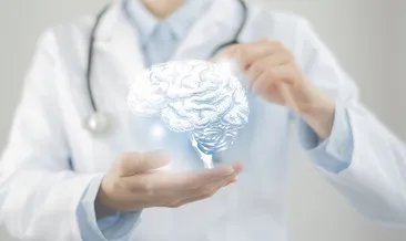 Uzman uyardı: Bu belirtiler varsa demans başlıyor olabilir! Gençler de risk altında...