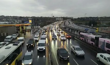 Trafik yoğunluğu yüzde 80 oldu! Mesai bitiminde yağışla birlikte trafik yoğunluğu yüzde 80 oldu #istanbul Trafik yoğunluğu yüzde 80 oldu! Mesai bitiminde yağışla birlikte trafik yoğunluğu yüzde 80 oldu #istanbul
