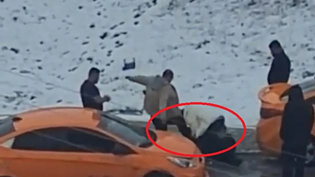 Yol ortasında tekmeli yumruklu darp: 5 kişinin saldırısına uğradı! Yol ortasında tekmeli yumruklu darp: 5 kişinin saldırısına uğradı!