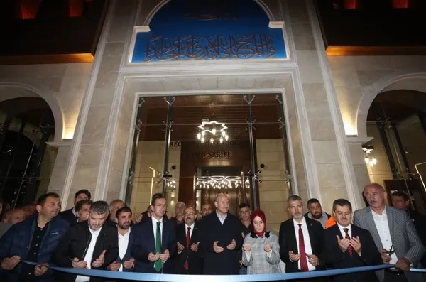 bakan-soylu-trabzonda-recep-tayyip-erdogan-camiinin-acilisini-yapti-1664101361501.jpg