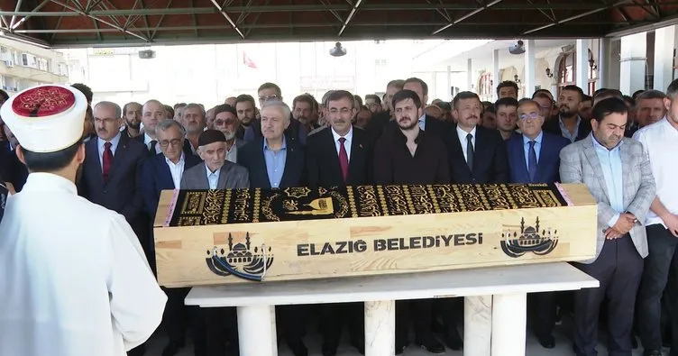Cumhurbaşkanı Yardımcısı Cevdet Yılmaz, AK Partili eski vekil Tahir Öztürk’ün cenaze törenine katıldı