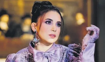 Kıyafetiyle büyüledi