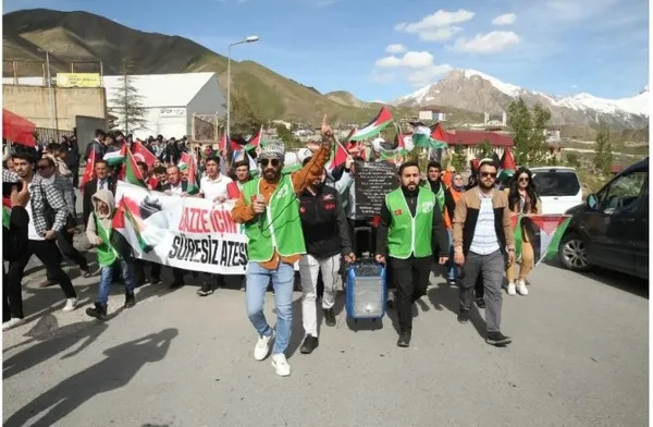 hakkari-de-israile-karsi-protesto-yuruyusu-duzenlendi-1715278532578.jpg