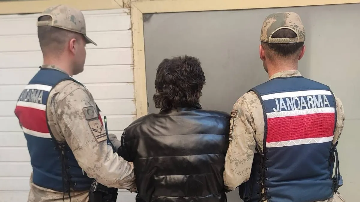Şanlıurfa’da 4 yıl 7 ay hapis cezalı şahıs yakalandı Şanlıurfa’da 4 yıl 7 ay hapis cezalı şahıs yakalandı