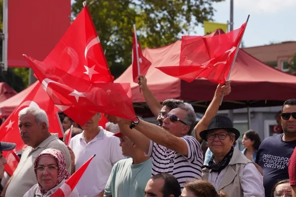 bogazda-donanma-vatan-caddesinde-zafer-selami-istanbulda-30-agustos-coskusu-1788092121817.jpg